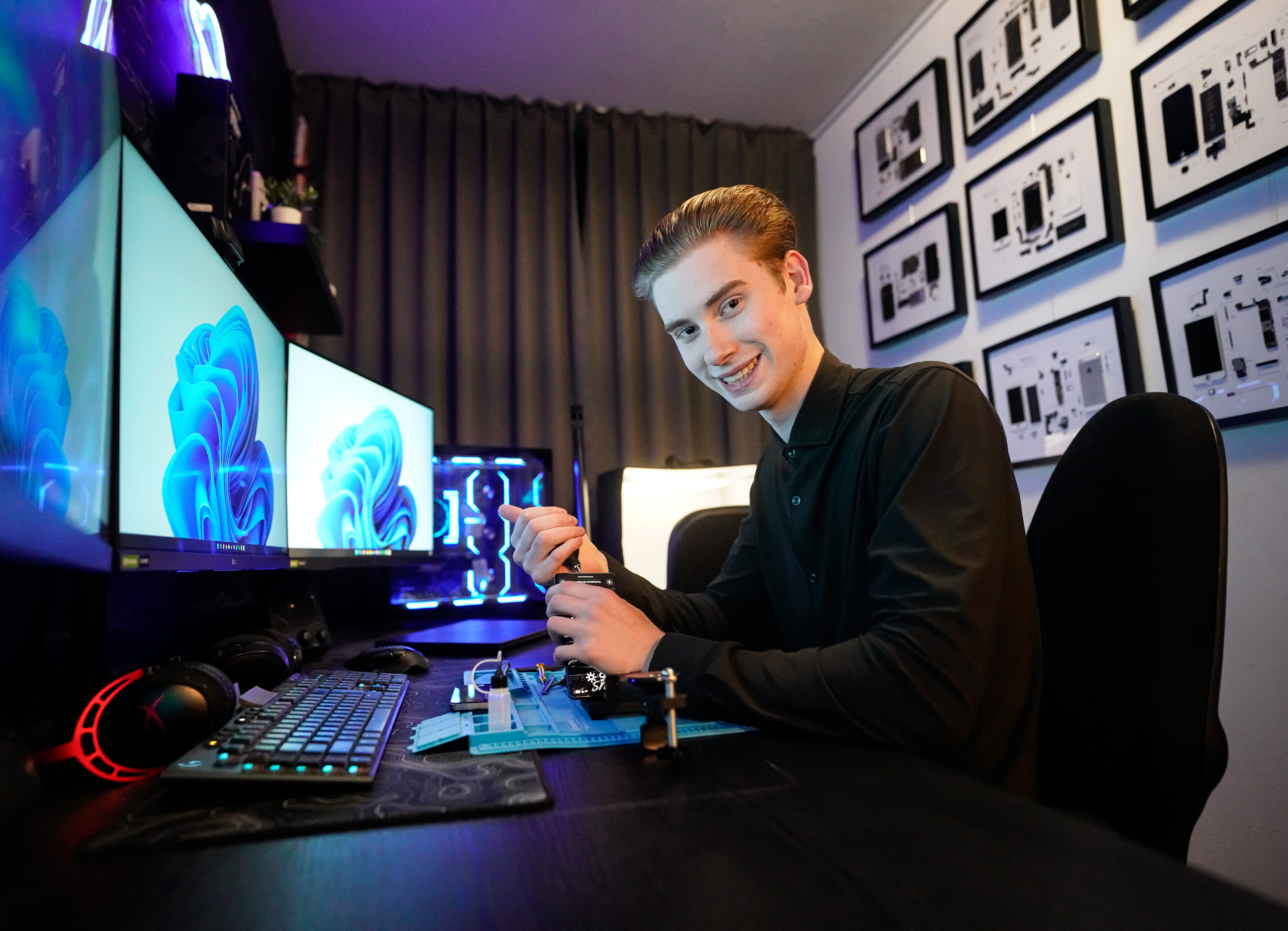 Ties van TiesCT aan het werk met computers en ICT
